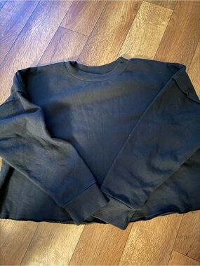 Colsie Classic Black Crewneck Sweatshirt